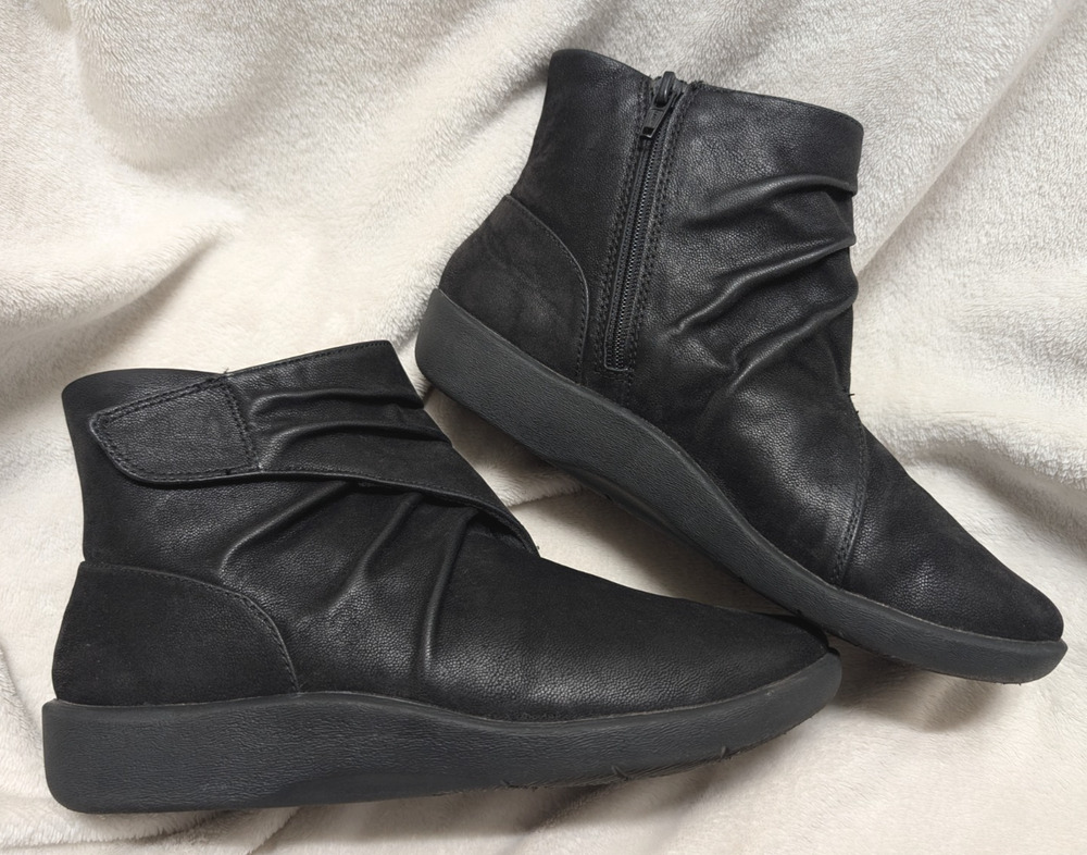 Clarks Cloudsteppers Sillian 2.0 Joy Black Ruched Ankle Boots Women Sz 7 1/2 m